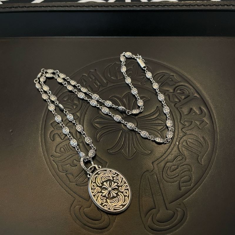 Ch*0me He**ts necklaces